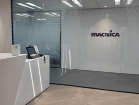 マクニカ　受付